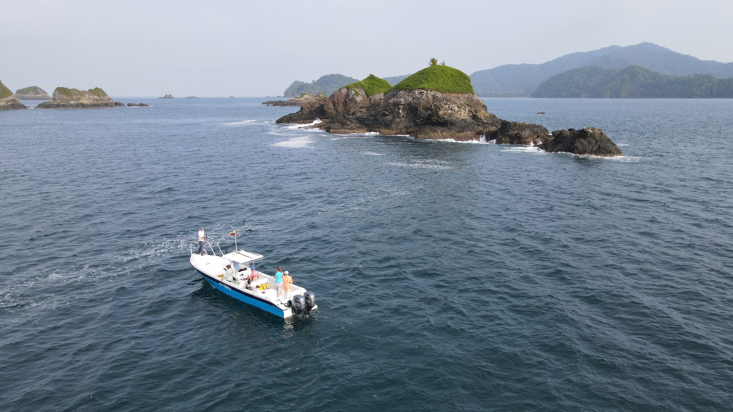 Bote en Bahía Solano